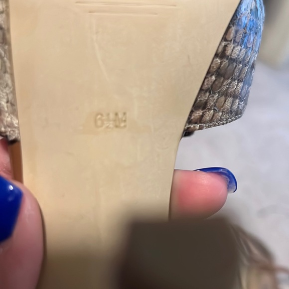 Guess Snakeskin Stillettos - Picture 5 of 6